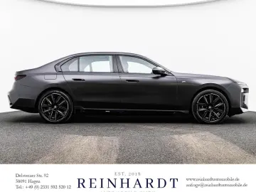 BMW i7 xDRIVE 60e M SPORT ICONIC ACC PANO SKY-L B&W