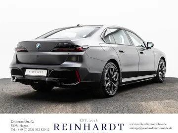 BMW i7 xDRIVE 60e M SPORT ICONIC ACC PANO SKY-L B&W