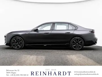 BMW i7 xDRIVE 60e M SPORT ICONIC ACC PANO SKY-L B&W