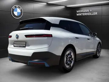 BMW iX xDrive40 HUD LC Prof. DA Prof. 20 PA RFK