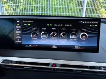 BMW iX xDrive40 HUD LC Prof. DA Prof. 20 PA RFK