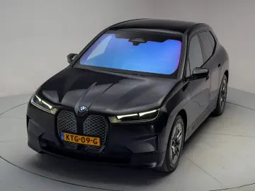 BMW iX xDrive40 High Executive 70 kWh [ Panorama Led