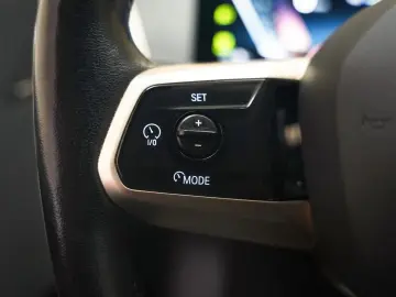 BMW iX xDrive40 High Executive 70 kWh [ Panorama Led