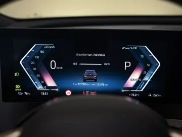 BMW iX xDrive40 High Executive 70 kWh [ Panorama Led