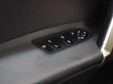 BMW iX xDrive40 High Executive 70 kWh [ Panorama Led