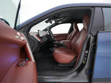 BMW iX xDrive40 High Executive 77 kWh AWD [ 3-Fase-1