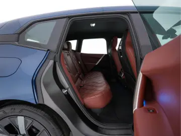 BMW iX xDrive40 High Executive 77 kWh AWD [ 3-Fase-1