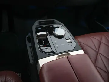 BMW iX xDrive40 High Executive 77 kWh AWD [ 3-Fase-1