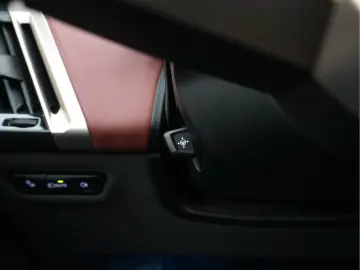 BMW iX xDrive40 High Executive 77 kWh AWD [ 3-Fase-1