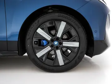 BMW iX xDrive40 High Executive 77 kWh AWD [ 3-Fase-1
