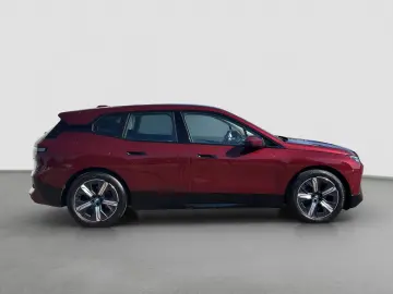 BMW iX xDrive40 (Sportpaket Navi Laser)