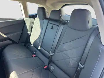 BMW iX xDrive40 (Sportpaket Navi Laser)