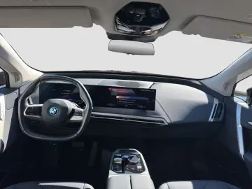 BMW iX xDrive40 (Sportpaket Navi Laser)