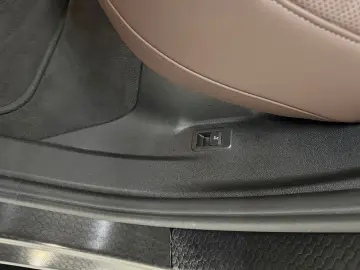 BMW iX 40 Sport Keyless-Go Leder Driving As Pro. H&K