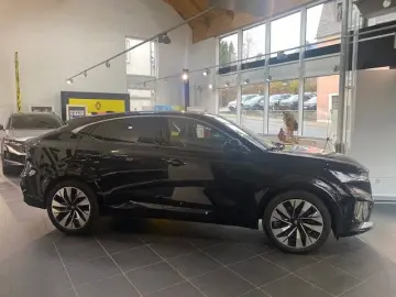 RENAULT Rafale 200 E-Tech Full Hybrid Techno