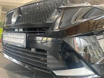 RENAULT Rafale 200 E-Tech Full Hybrid Techno