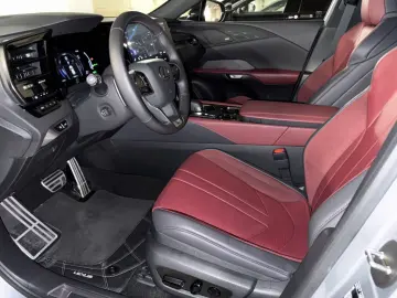 LEXUS RX 500h F SPORT  Pano Interieur-Pak. MarkLevinso