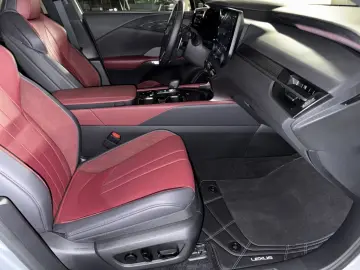 LEXUS RX 500h F SPORT  Pano Interieur-Pak. MarkLevinso