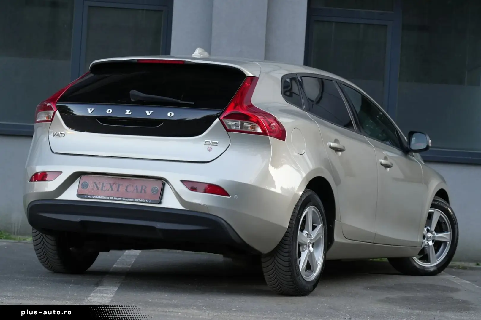 Volvo V40