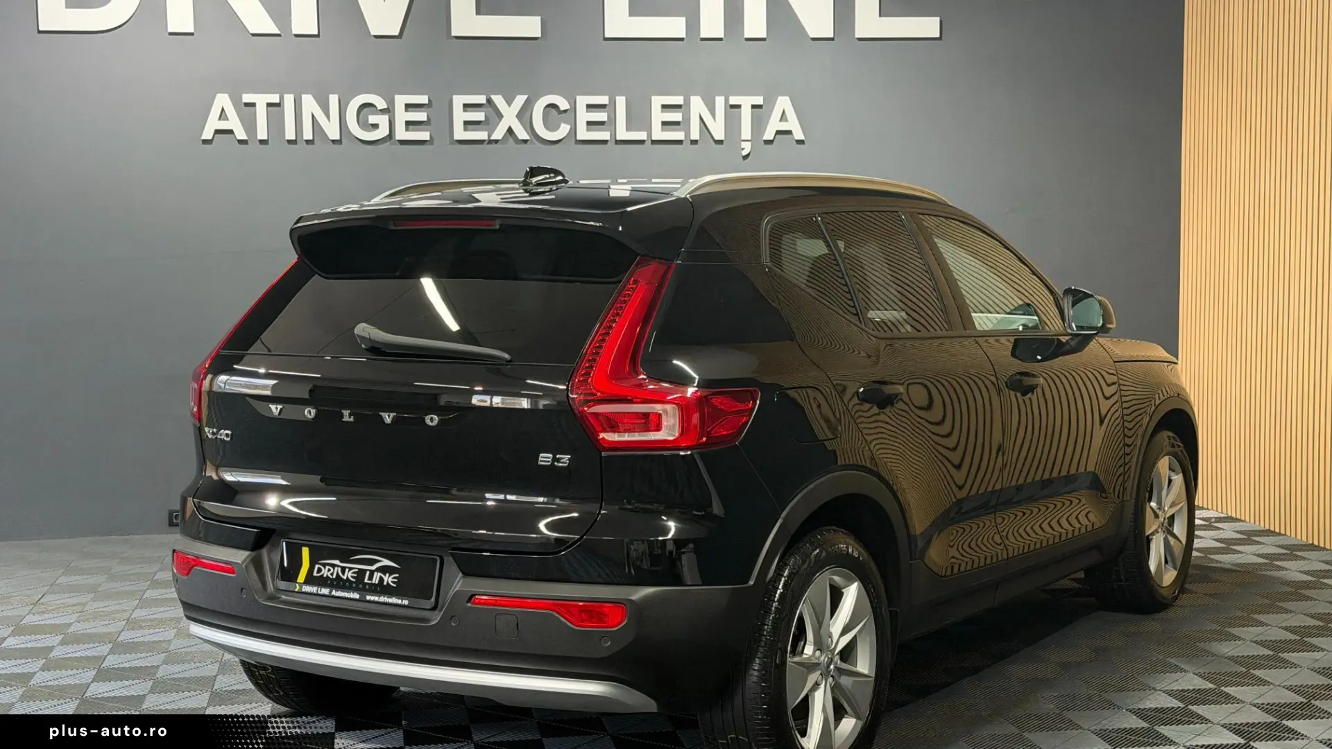 VOLVO XC40 B3 B DKG Core_MyldHybrid