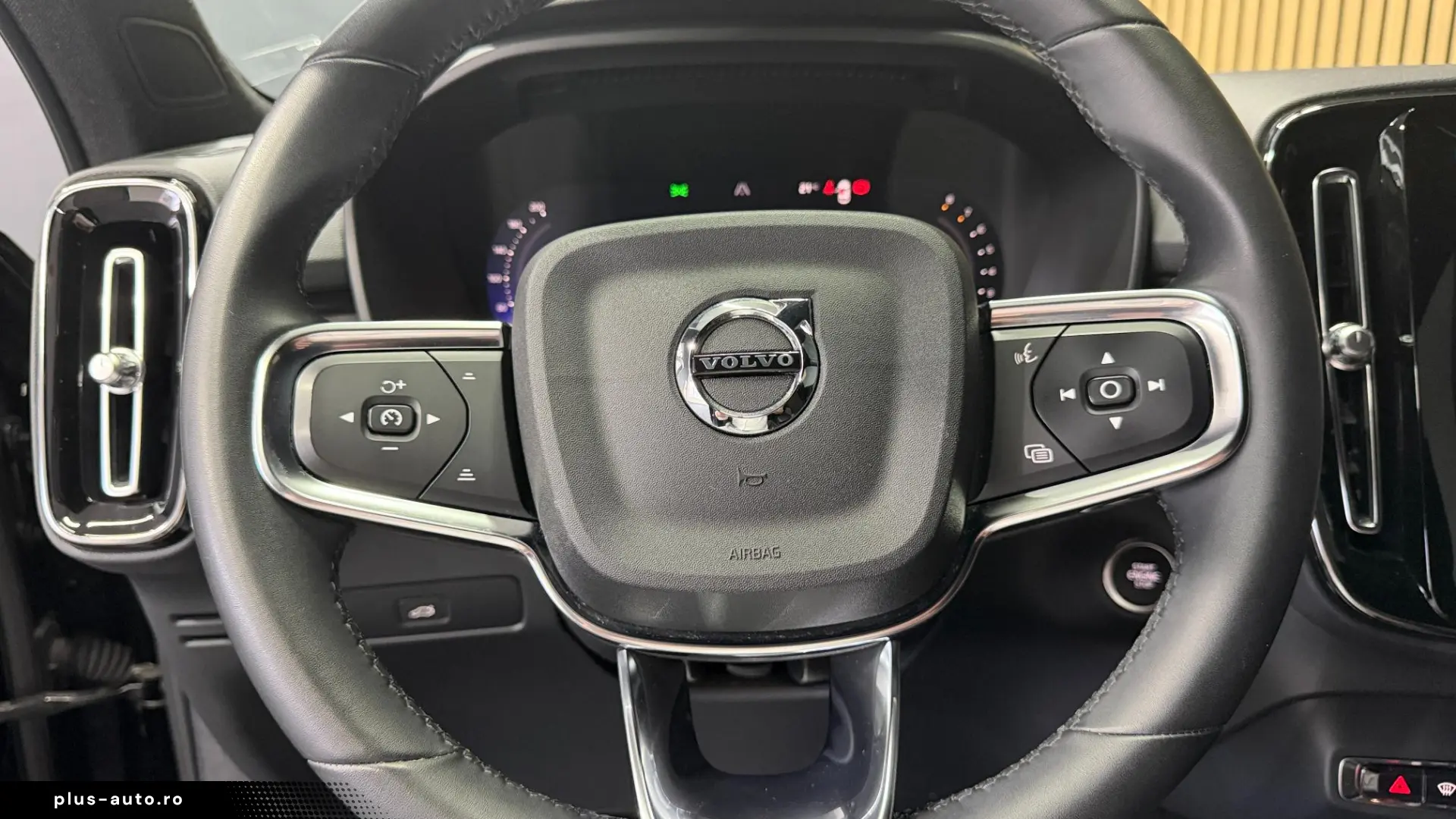 VOLVO XC40 B3 B DKG Core_MyldHybrid