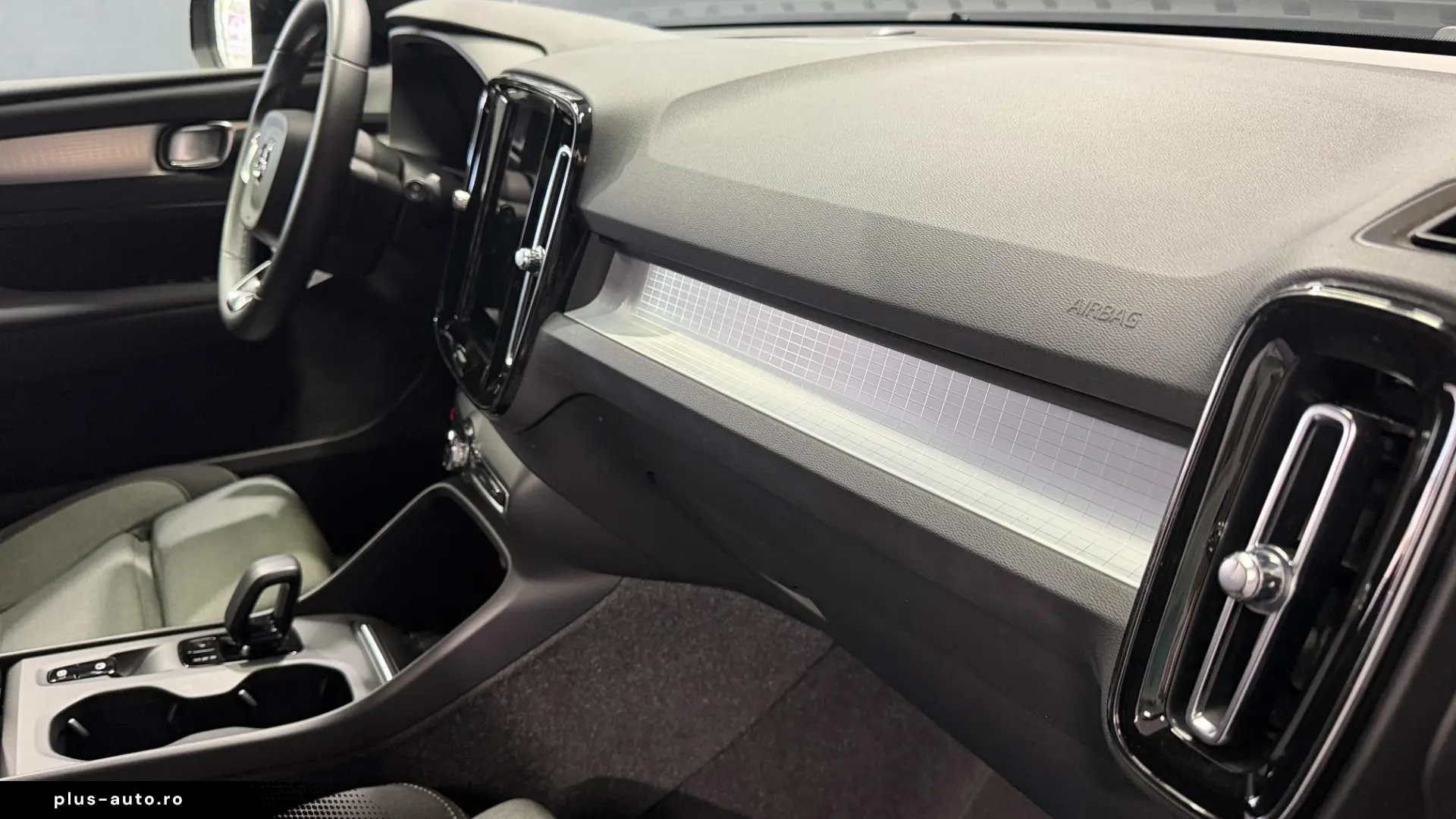 VOLVO XC40 B3 B DKG Core_MyldHybrid