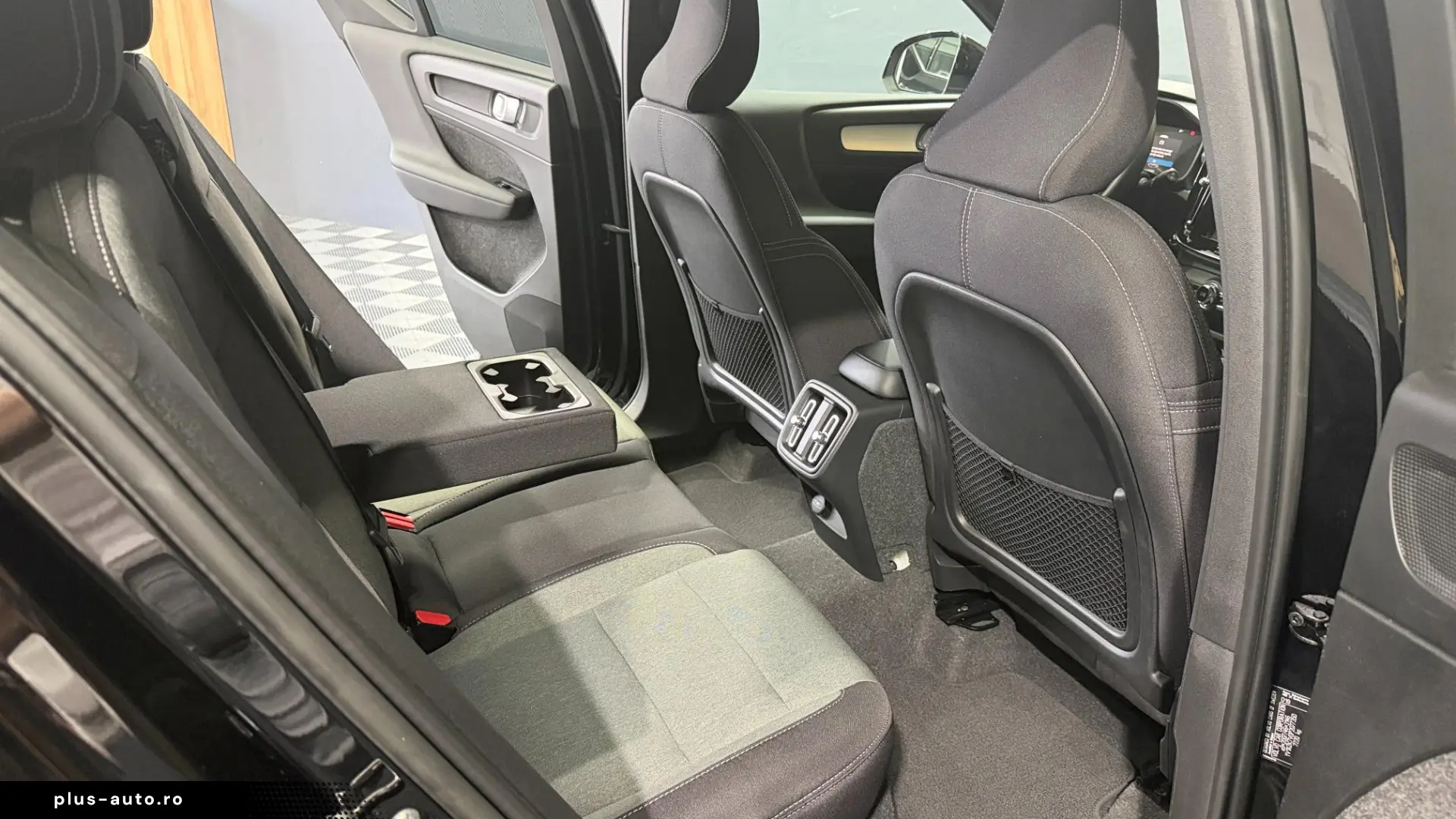 VOLVO XC40 B3 B DKG Core_MyldHybrid