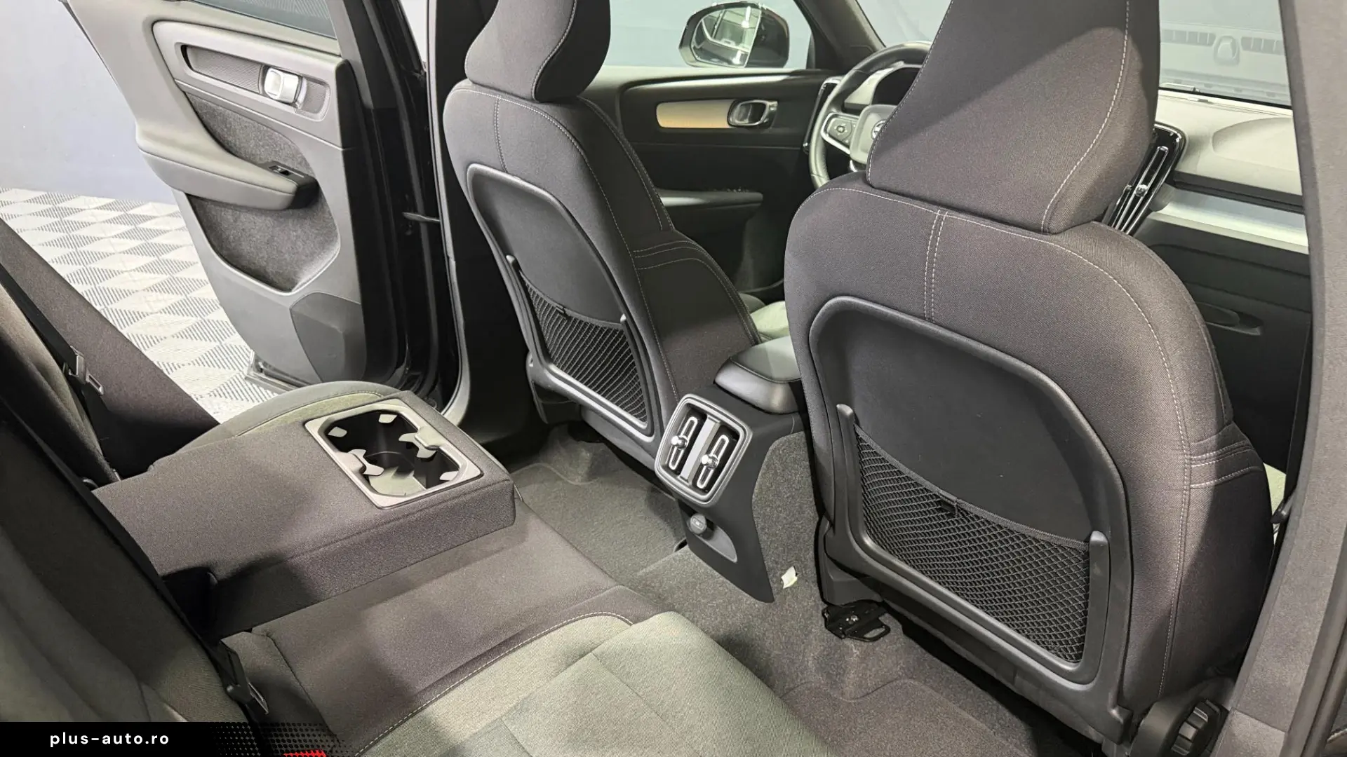 VOLVO XC40 B3 B DKG Core_MyldHybrid