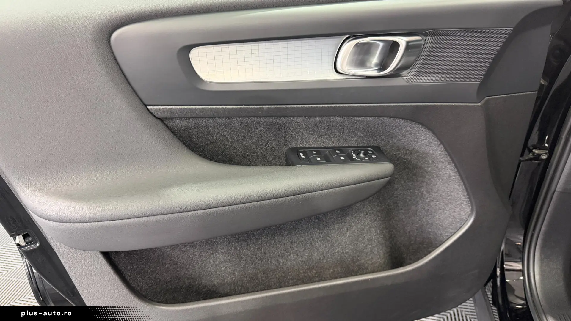 VOLVO XC40 B3 B DKG Core_MyldHybrid
