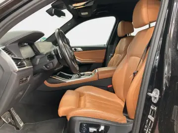 BMW X7 xDrive40d M Sport AHK Inno Pano Standhzg H K