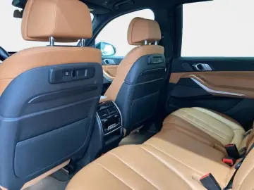 BMW X7 xDrive40d M Sport AHK Inno Pano Standhzg H K