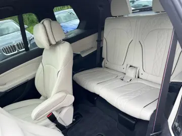 BMW X7 M60i  M Sport Pro  Pano 6-Sitzer