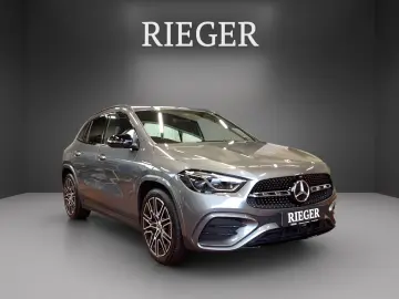 MERCEDES-BENZ GLA 200d AMG-Plus NIGHT Kam MB-LED AHK MBUX