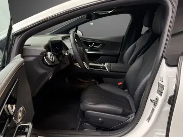MERCEDES-BENZ EQE 350   AMG Ext. Airmatic Pano AHK