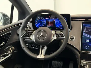 MERCEDES-BENZ EQE 350   AMG Ext. Airmatic Pano AHK