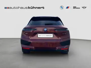 BMW iX xDrive40 Sky Lounge ACC Laser PanoSD SpurAss