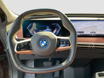 BMW iX xDrive40 Sky Lounge ACC Laser PanoSD SpurAss