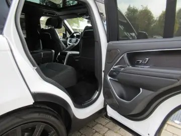 LAND ROVER NEW P460e AUTOBIOGRAPHY SV BLACK BESPOKE eAHK 22