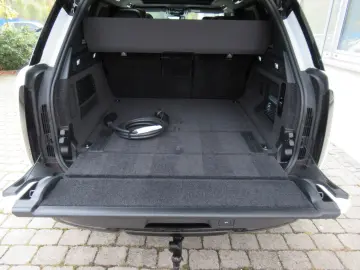 LAND ROVER NEW P460e AUTOBIOGRAPHY SV BLACK BESPOKE eAHK 22