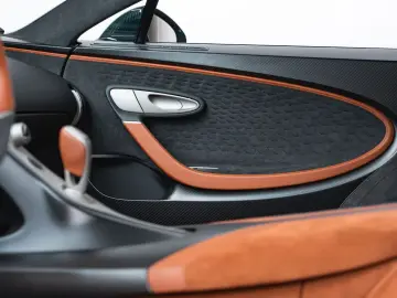 BUGATTI DIVO   1of5 EXPOSEDCARBON   1of40