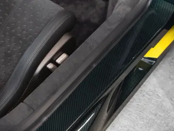 BUGATTI DIVO   1of5 EXPOSEDCARBON   1of40