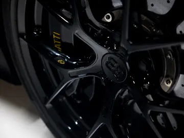 BUGATTI Chiron  SPORT