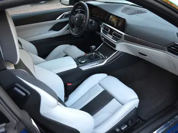 BMW M4   6-GANG MANUAL • 480 CP • CERAMIC • LASER
