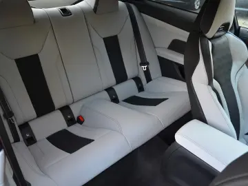 BMW M4   6-GANG MANUAL • 480 CP • CERAMIC • LASER