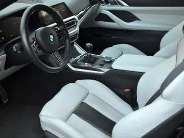 BMW M4   6-GANG MANUAL • 480 CP • CERAMIC • LASER