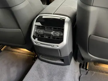 BMW M760e xDrive   571 CP • B&W • SKY LOUNGE • MASSAGE