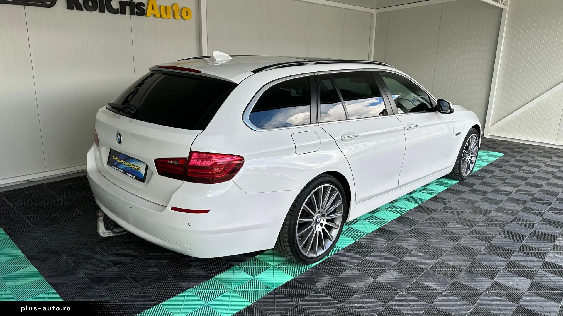 BMW Seria 5 SW 520d 2.0 Diesel 190 CP An 2017
