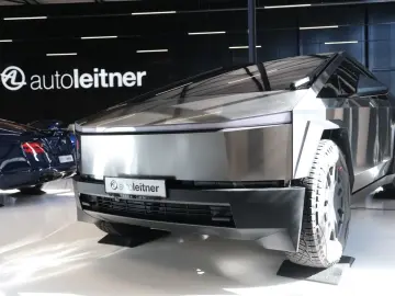 TESLA CYBERTRUCK