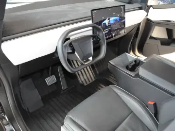 TESLA CYBERTRUCK