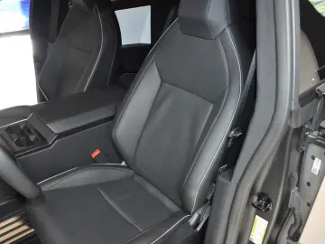 TESLA CYBERTRUCK